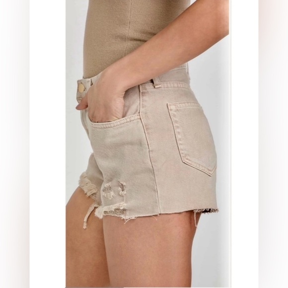 L’Agence Audrey MidRise Denim Shorts in Biscuit - Picture 3 of 7